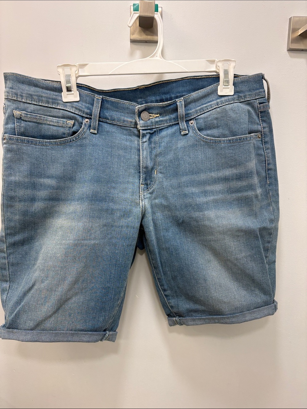 Levi's Light Wash Denim Roll-Hem Women's Shorts